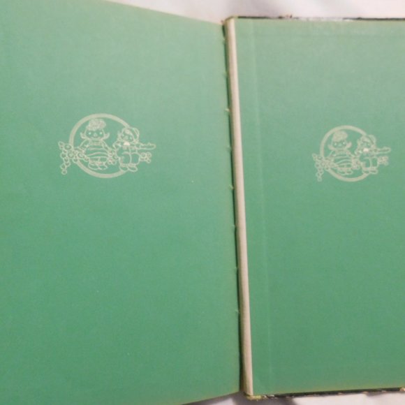 Vintage Raggedy Ann and Andy and the Nice Fat Policeman 1942 Book - Picture 4 of 12